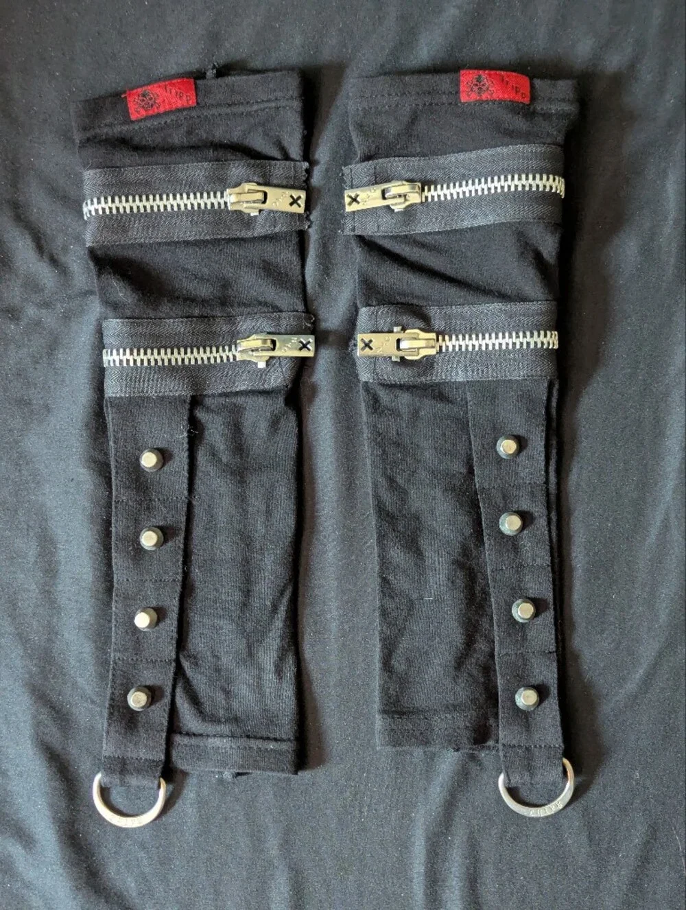TRIPP NYC Deadstock Unisex Zip-Detail & Studs ArmWarmers Thumbhole Sleeves